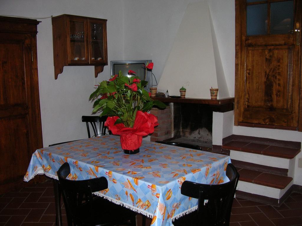Borgo Vecchio Hotel Montalcino Room photo